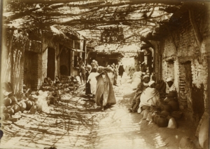 Félix, Dans les souks Marrakech, circa 1920