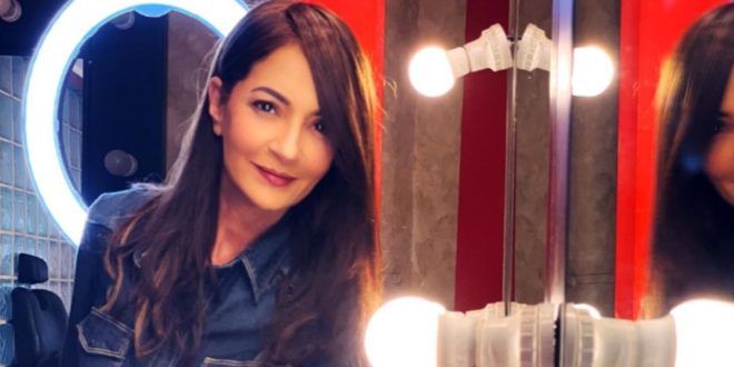 L’artiste Hanane El Fadili accomplit la Omra (PHOTO)