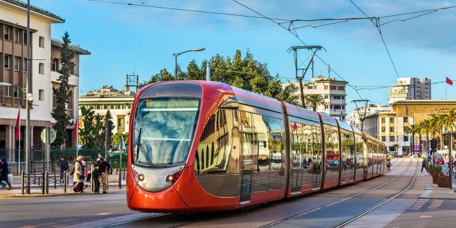 Casablanca : une voiture tombe en panne et bloque la circulation du tramway
