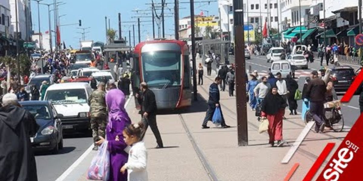 Casablanca : la circulation du tramway perturbée par des passants (VIDEO)