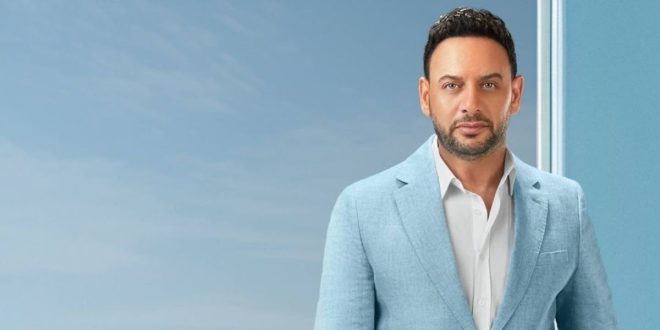 Un célèbre chanteur opéré des cordes vocales (PHOTO)