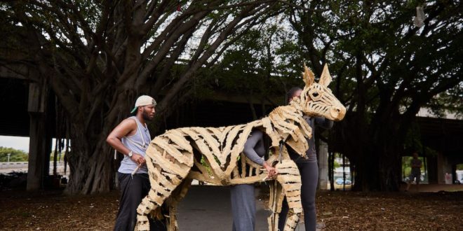 A Casablanca, Marrakech, Salé… des marionnettes géantes pour alerter sur la crise écologique