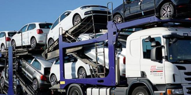 Un camion chargé de voitures neuves se renverse sur l’autoroute Rabat-Kénitra