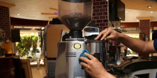 Face à la flambée du prix du café, les cafés marocains augmentent leurs tarifs