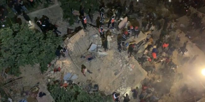 Effondrement d’un immeuble à Fès, au moins neuf décès (VIDEO)