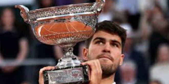 VIDEO : revivez le sacre historique de Carlos Alcaraz à Roland-Garros