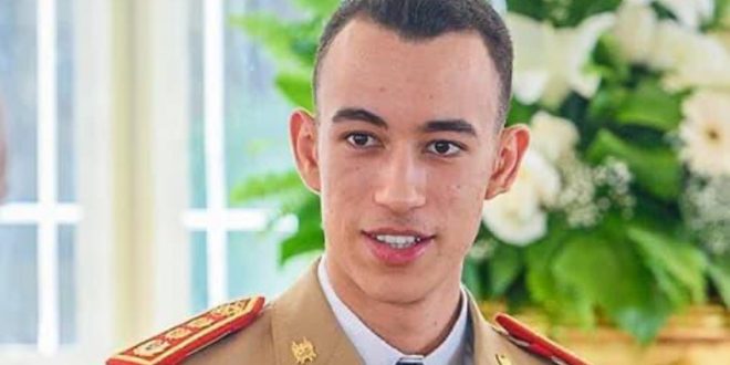 Moulay El Hassan préside une cérémonie à Kénitra