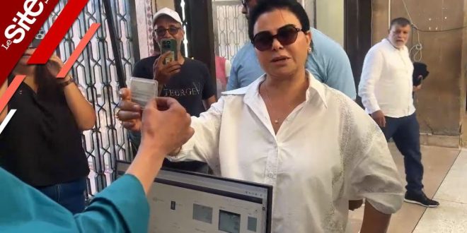 Affaire «Escobar du désert»: la chanteuse Latifa Raafat s’exprime à son arrivée au tribunal (VIDEO)