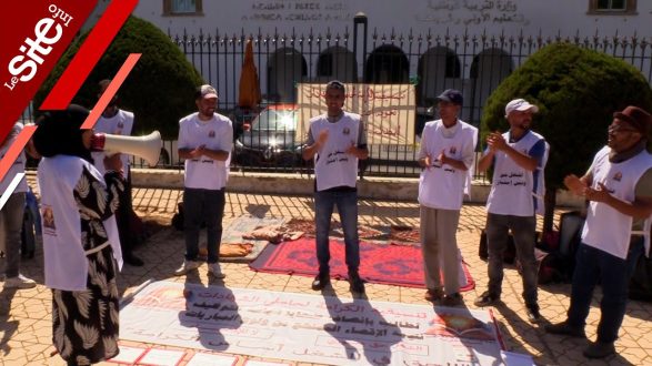 Éducation nationale : des diplômés supérieurs manifestent devant le ministère (VIDEO)