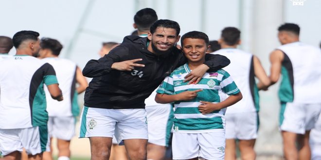 Le Raja honore un jeune supporter qui a fait le buzz sur les réseaux sociaux (PHOTOS)