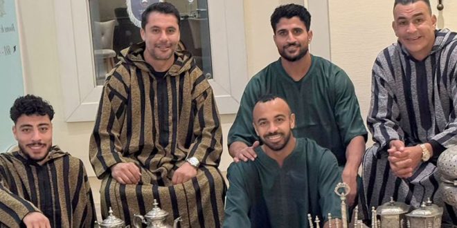 Thé, djellaba et sourire : les joueurs égyptiens découvrent l’élégance du style marocain