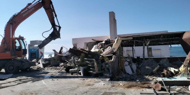 Casablanca: les autorités démolissent un célèbre restaurant à Ain Diab (VIDEO)