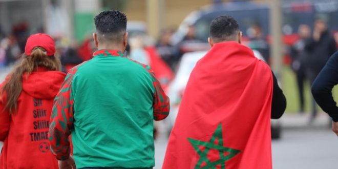 Maroc-Comores : les supporters bravent la pluie pour l’ouverture de la CAN 2025 (VIDEO)