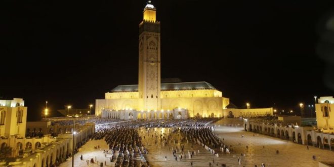 Casablanca: des milliers de fidèles commémorent Laylat Al Qadr à la Mosquée Hassan II