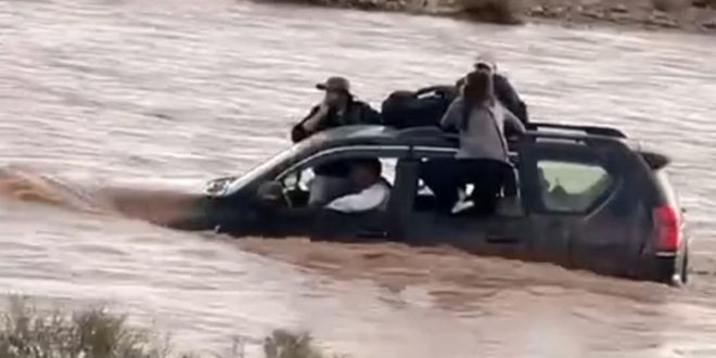 Des touristes piégés par les crues à Zagora
