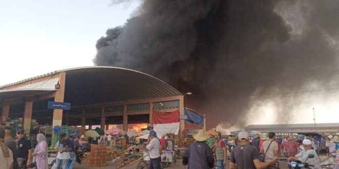 Marrakech : le feu ravage une partie du marché de gros des fruits et légumes