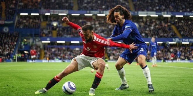 Noussair Mazraoui en défense centrale : le pari audacieux et concluant de Manchester United