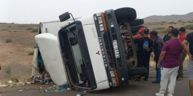 Khémisset : trois morts et 37 blessés dans le renversement d’un véhicule de transport