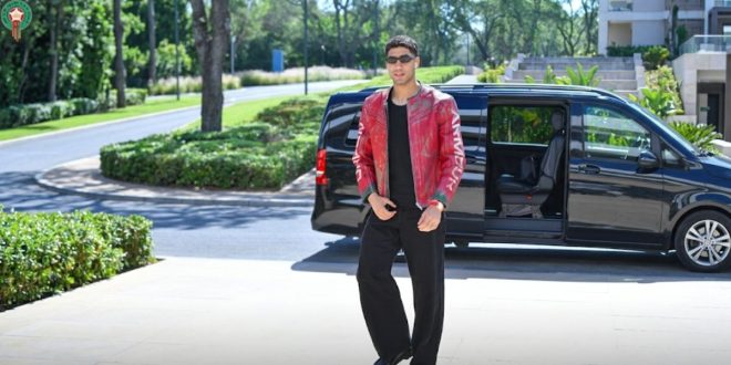 Lions de l’Atlas : le look de Hakimi à son arrivée à Maâmora