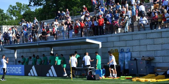 Les Lions de l’Atlas saluent les supporters marocains ( VIDEO)