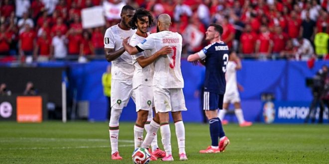 Mazraoui encense Ayyoub Bouaddi : «C’est un joueur incroyable»