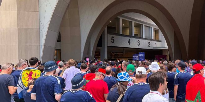 Maroc-Ecosse: les supporters affluent en masse au stade (PHOTOS)