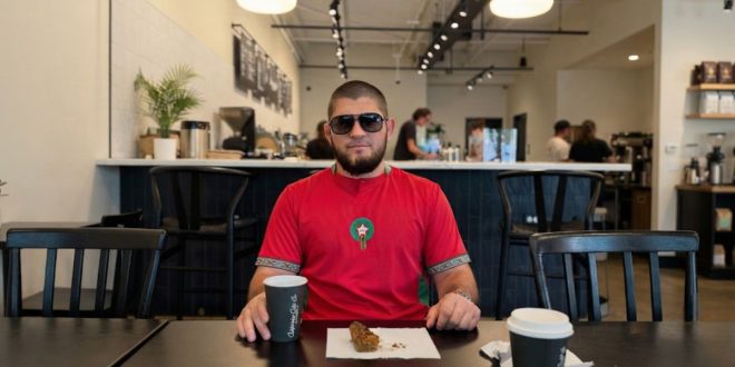 Khabib Nurmagomedov porte le maillot du Maroc et enflamme les réseaux sociaux (PHOTOS)