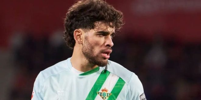 Quel avenir pour Ezzalzouli au Betis ? Son absence au stage interroge