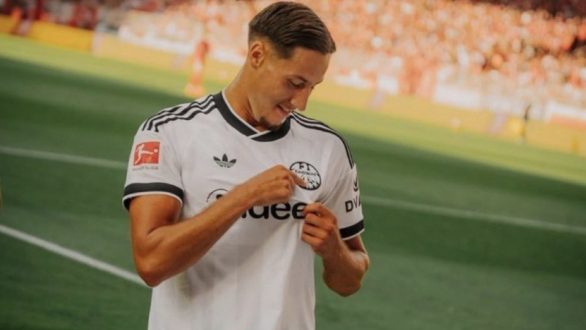 Bluffant: Younes Ebnoutalib frappe fort d’entrée en Bundesliga