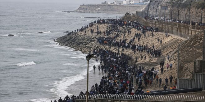Tentative de passage vers Sebta: un rassemblement d’environ 300 migrants signalé