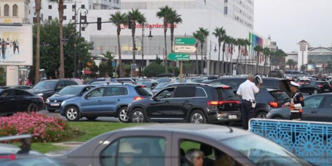Tanger étouffe sous les bouchons : comment l'afflux estival transforme la ville en piège à touristes
