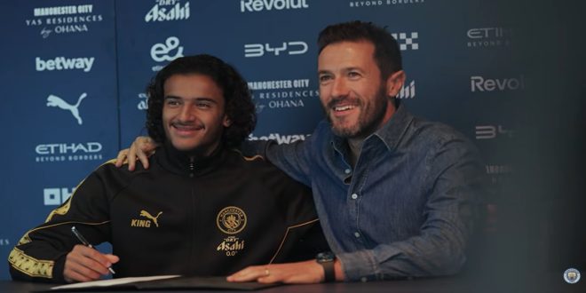 Visite médicale, rencontre avec l’entraîneur, signature du contrat… Les premiers pas de Bouaddi avec City (VIDEO)
