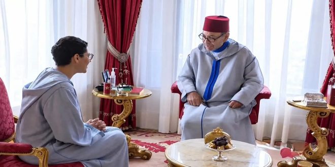 VIDÉO: Fatima Ezzahra El Mansouri reçue par le Roi au Palais Royal de Rabat