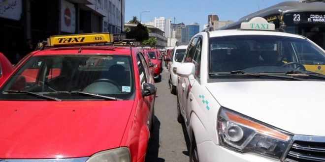 Aides aux taxis : le syndicat hausse le ton face au gouvernement