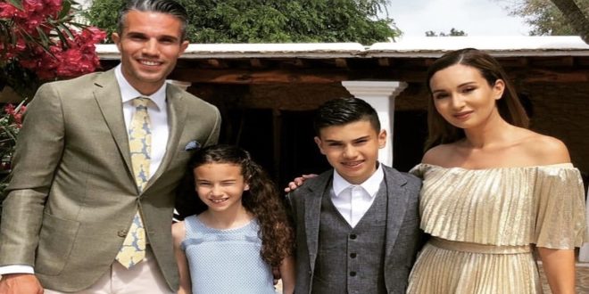 Robin van Persie en famille à Tanger: le Maroc pourrait-il récupérer son fils?