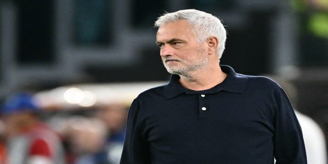 Espagne: Mourinho juge « injuste » de comparer le Real au Barça avant le Clasico