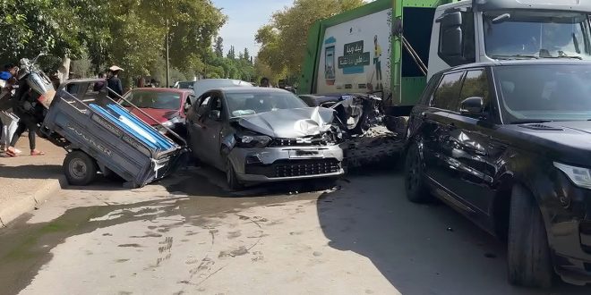 Fès : un camion percute plusieurs véhicules